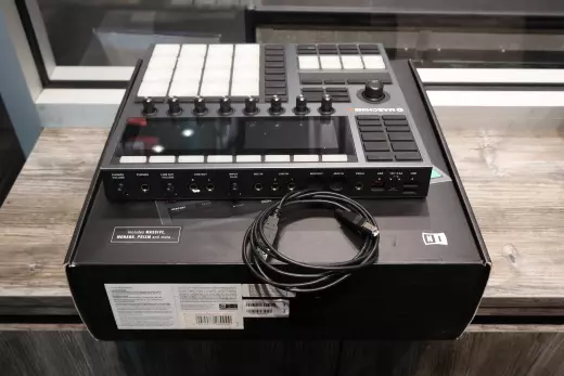 Native Instruments - MASCHINE PLUS 2